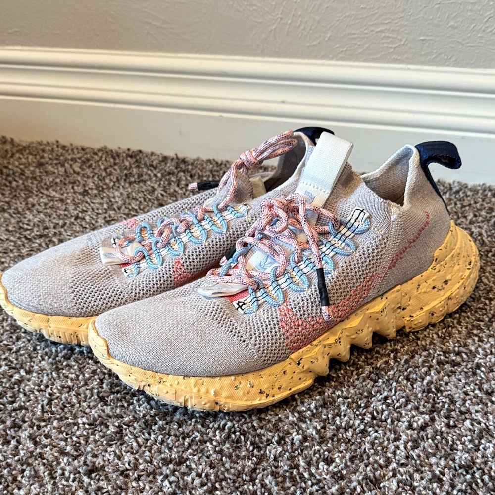 Nike Space Hippie 01